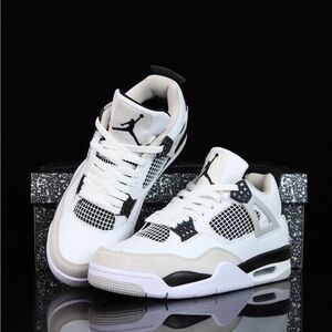💥💥💥Air Jordan 4 Retro 'Military Black.